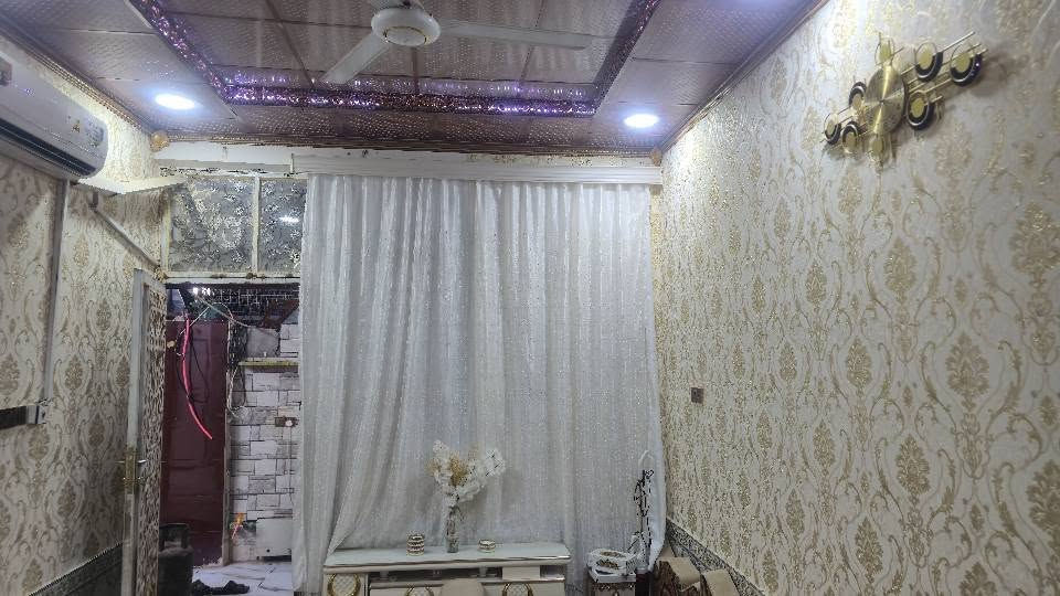 دار للبيع حي اريدو قرب ساحه شريف كونكريت طابقين اربع غرف نوم ثلاث مجاميع صحيه معزول حاليا شقه وبيت مطلوب مبادره 50 مليون  الاستفسار *********** ناصرية, ذي قار
