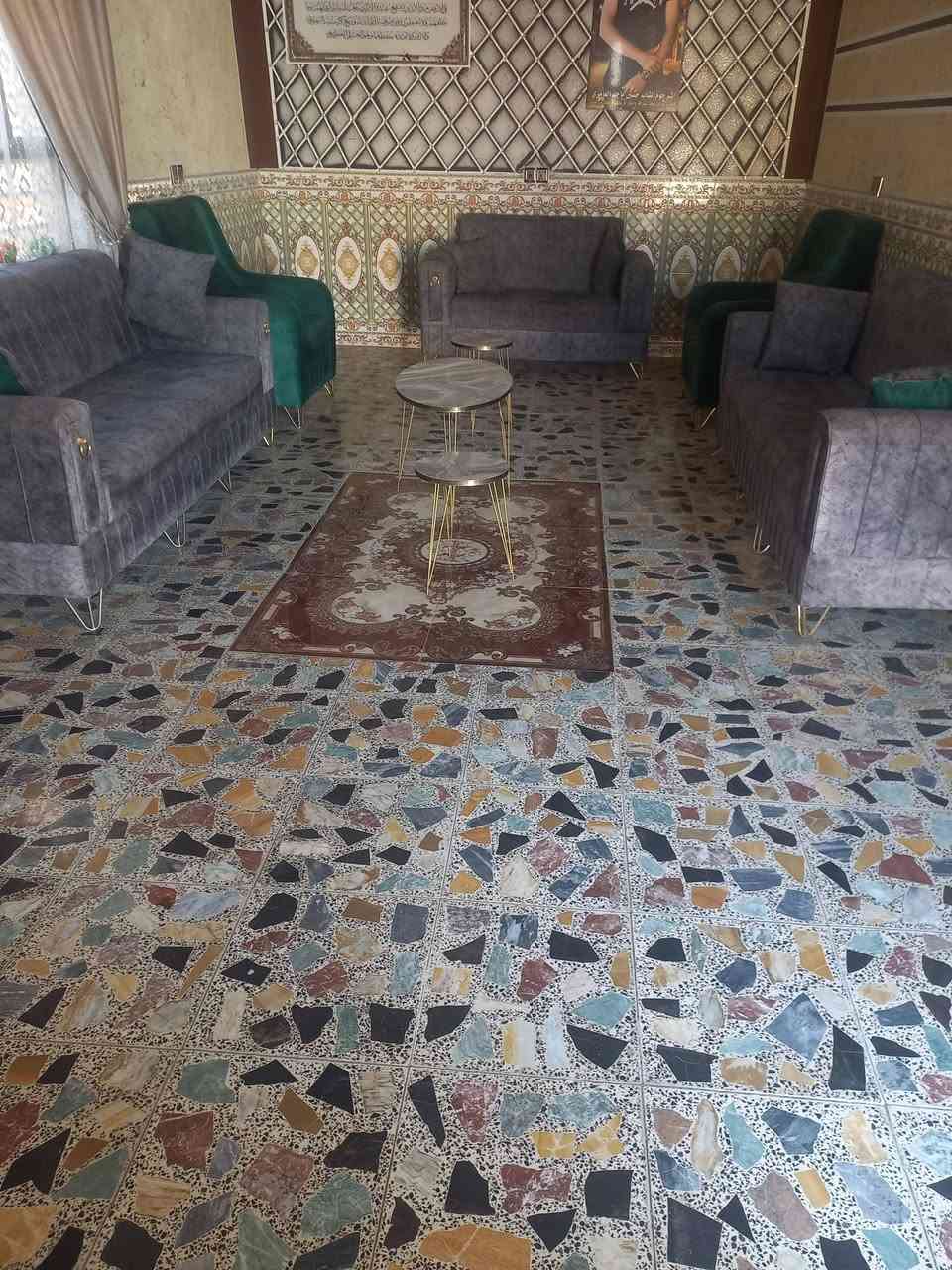 سلام عليكم تخم للبيع تخم توصاء مو سوقي مقاعده عريضه مكاني بعقوبه تقاطع ساده سعر 550 وبي مجال رقم الهاتف ***********
