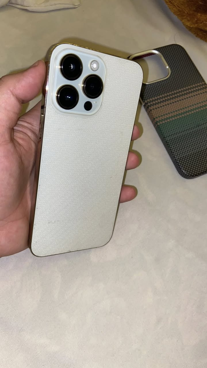 سلام عليكم شباب أمانة الله ورسوله الجهاز كلشي مآبي تاخذه تفحصه وين متريد مبدل بي فقط بطاريه والبطارية الي مبدله اصليه مو تجاريه قرائتها 100 والباقي كله مكفول وشرط الفحص العنوان كراده داخل /رقم / *********** ونضافة الجهاز مثل ما موضح بالصور / السعر 790 وبي مجال حك الجيه فقط
