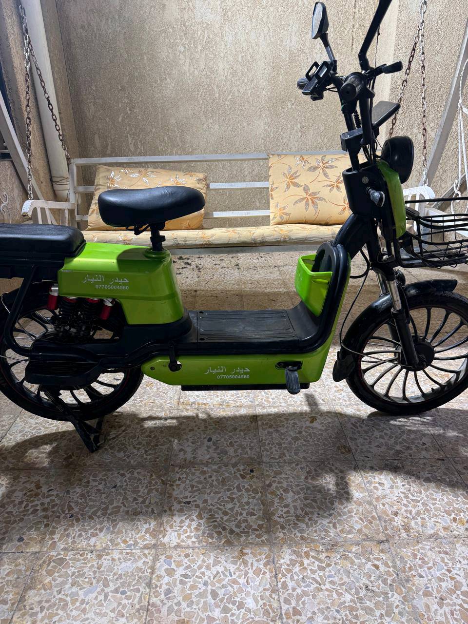 السلام عليكم 
دراجه شحن قياس 20 لون زيتوني اربع بطاريات بريك امامي خلفي سرعه حقيقه 60 لايت عالي ناصي السعر 300 مكاني بصره خور الزبير الرقم ***********