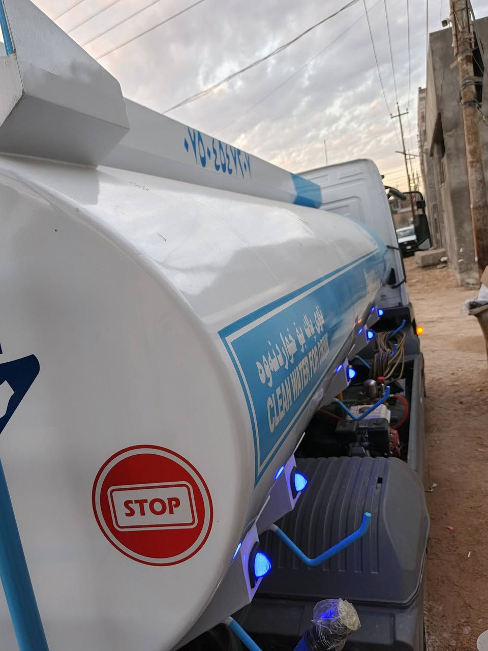 السلام عليكم بسبب الوعود الكاذبة 

تنكر اتيكو موديل ٢٠٠٠ اربع سلندر ست براغي 
تانكي ٨ طن جديد مقلون 
مكينة كير شاصي اكسل تخم تاير حداده كهربائيات كله كفاله تدفئة استيراد اوربي سيارة جاهزه ع اخر شي روبن وهوز وضاغطه جاهزه لشغل منها للشارع ماتصرف عليها ربع بس الشراي يخابرني التعبان لا يخابرني ويصيح غالي كلشي بسعره نضيف بسعر والتعبان بسعر مع الشكر 
سعر ١٧٥بي مجال قليل حق الجية
العنوان البصرة أبي الخصيب البهادرية 
***********
