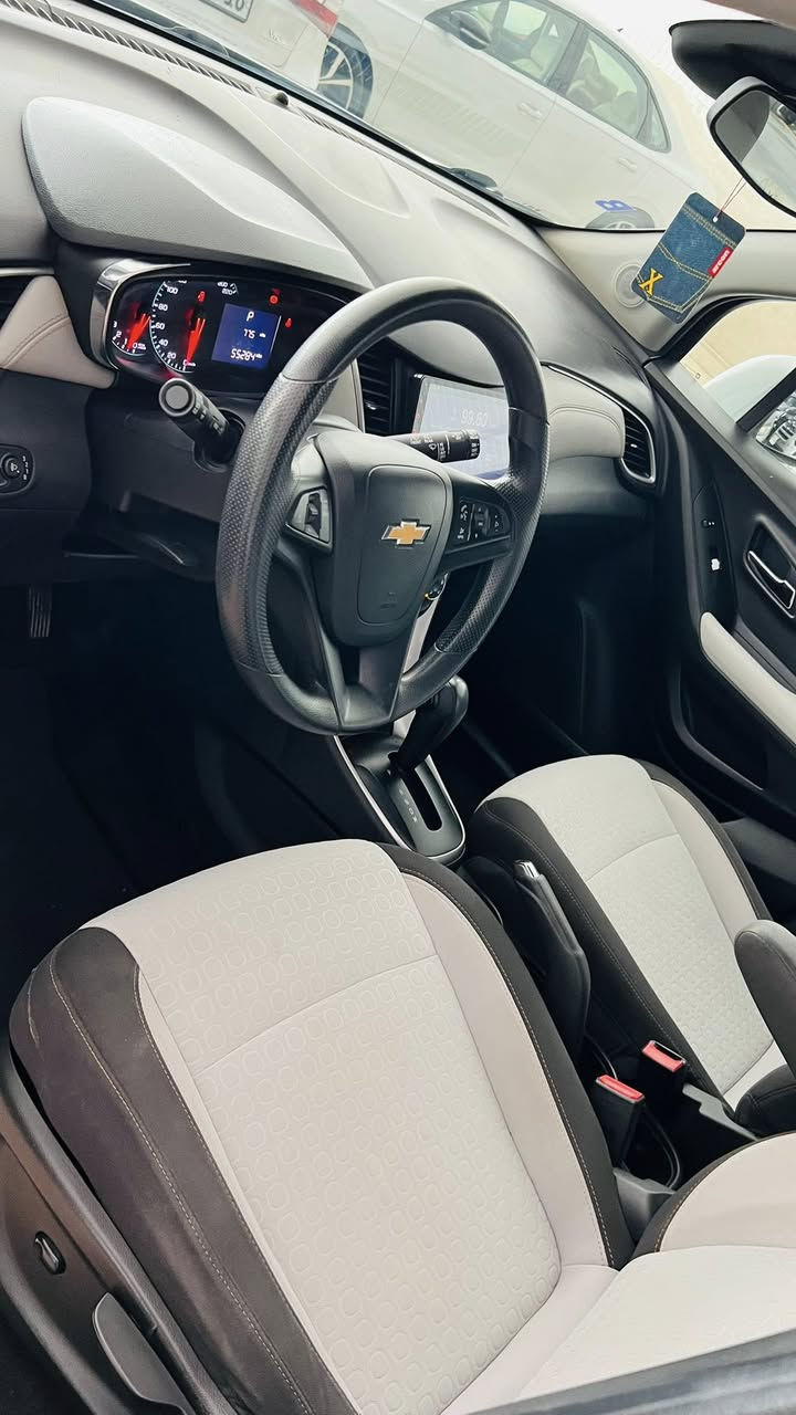 شوفليت تراكس موديل ٢٠١٨سفري شةريكةي هةولير  بدون سبغ بدون تحديل ٥٦ماشي بةناوي خومة وتس اب ***********
