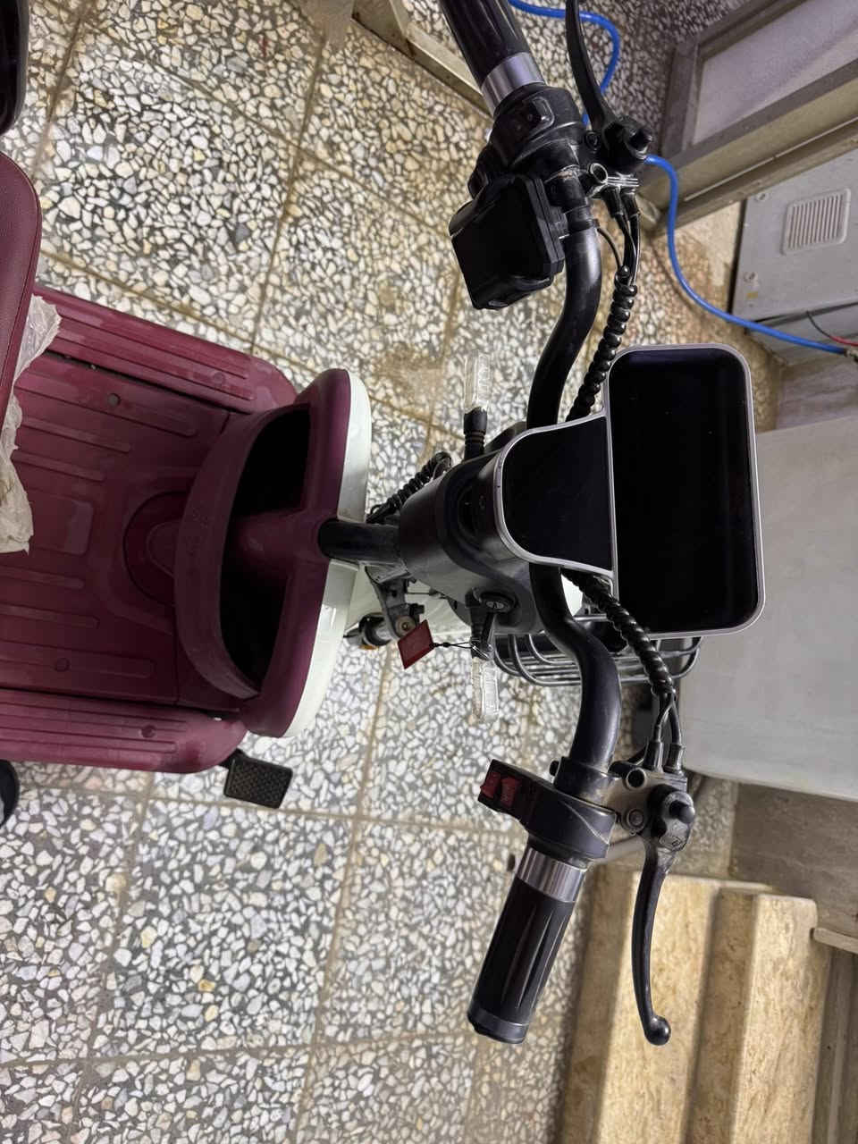 السلام عليكم للبيع دراجه شحن جديده كلش بيها مواصفات ماعرف بيهن مكانها بغداد المشتل ***********#
