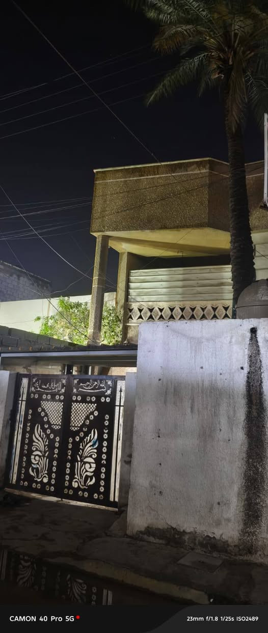 مشتمل قطع  للبيع مساحة 115متر واجهة 6 الاربع  نزال 20 متر  استقبال حولي مطبخ خدمات 
 غرفة نوم طابق الثاني ثنين غرف نوم العنوان
الشعب حي الحزائر قرب مدرسة القاهرة محلة 351
ملاحظة المشتمل قطع من بيت
للستفسار مكتب الاصدور للعقارات
***********ابوعلي 
***********ابو كرار
