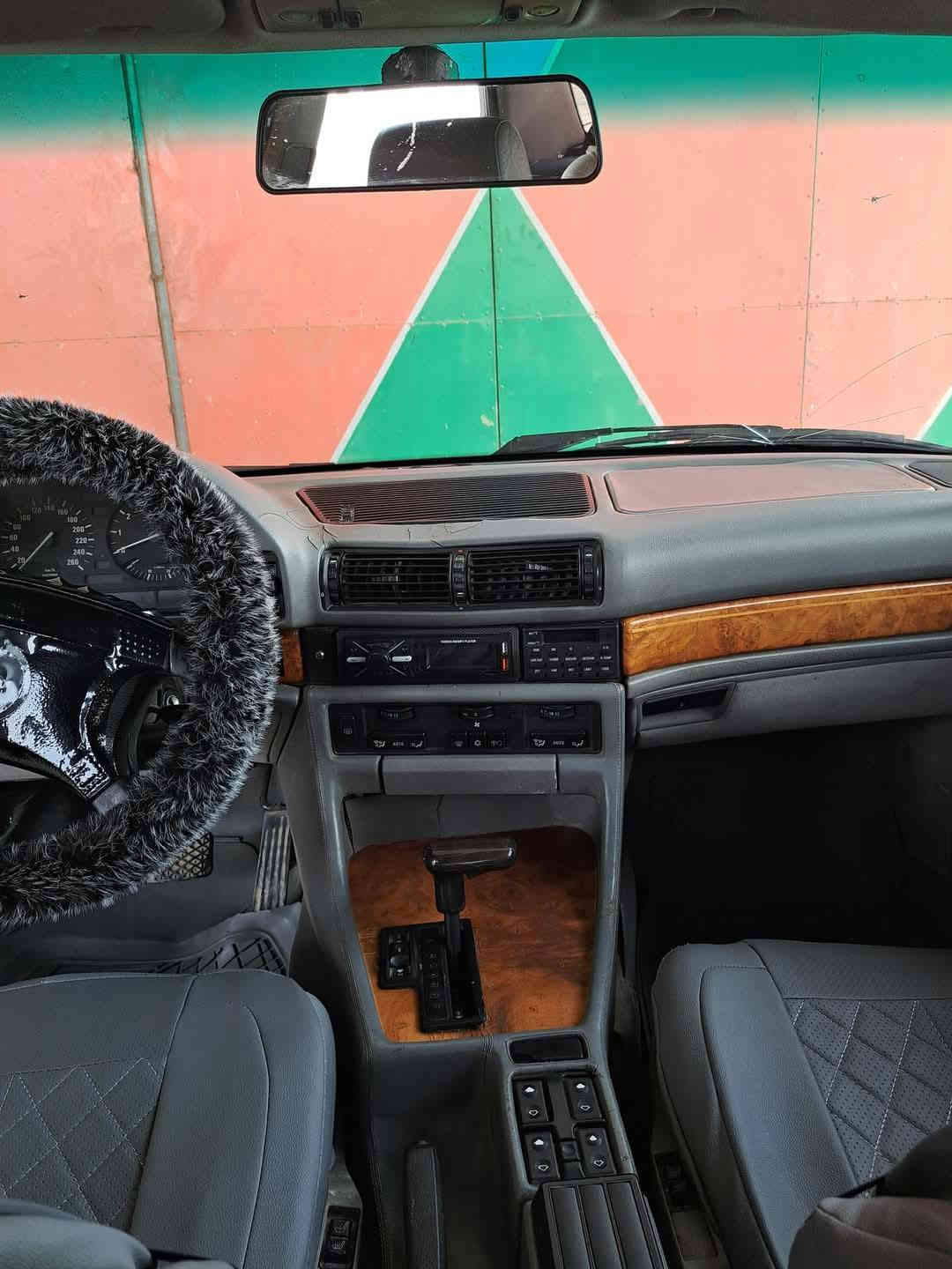 بيئم 735
موديل 1993
شرط وكالة وتحويل 
محرك وكير شرط 
تدفئة تبريد 
سكليتر كهربائي 
العنوان قيارة 
السعر 48وبيهة مجال
موبايل ***********
خابر وتدلل
