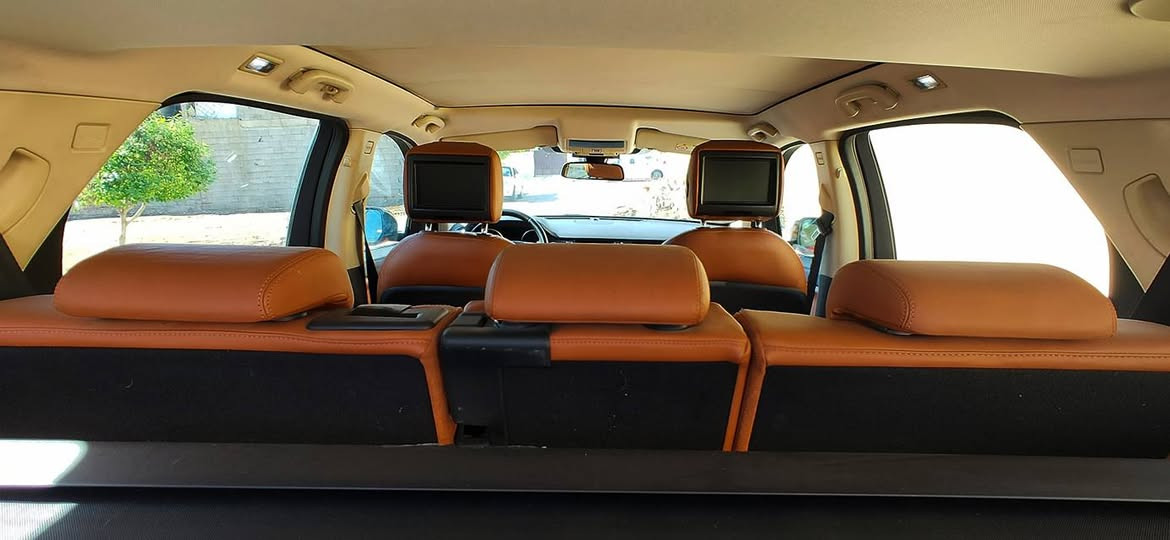 لاندروڤەر دیسکەڤەری 2015 land rovar فول فول  مواسەفات دعامی لۆ دەعامی شرت زەمان سفری شریکەی سردارە چوارپستنی توربۆ دوو سویج بیلادی هەرچی مواسەفاتە هەیتی ئاوینە شفت و  ڕادار گیر ماوس گیر لەسوکان سێ شاشە بیلادی کۆنترۆل و ئیتفۆنی شریکەی بەکار نەهاتووە سەقف ڕەش پانۆرامای شوشە  ناو جلدو قەیسی  کوشینەکانی کارەباو هیتەرو سارد و گەرم و خەزن پێش و پشت و ئاوێنەکانی ڕادارە سندوق شفت  بەسمە هەرچوار دەرگای بەسمەیە هەرچی مواسەفاتە هەیتی کامل سیرڤس شریکەیە گیر مگینه نەکراتیتەوە وەک سفری شریکە وایە یەک نەقسی بچوکیشی نیە شوختیش بەشەرتە گۆرینەوەو فرۆشتن  *********** أربيل, العراق
