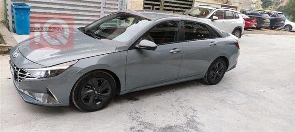 الانترا موديل 2021
وارد كندي نص موصفات 
شاشه كشنات هيتر استرين هيتر 
ماشيه 60 الف ميل 
سياره علىً ايدي بسمي تريد تحويل تريد وكاله جاهز 
مكاني بغداد زيونه 
السونر مرفق وياه بدون ايرباك بدون تبديل فقط صبغ 
السعر 140 بيه مجال 
***********
