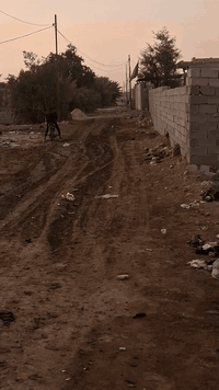 السلام عليكم
قطعه ارض زراعيه مقابيل ابو رعد ابو السيراميك داخل الفرع 
مساحته ٤٠٠ متر ركن تبعد عن الشارع ٢٠٠متر خدمات ماء وكهرباء 
السعر ٢٧ الاستفسار ***********
