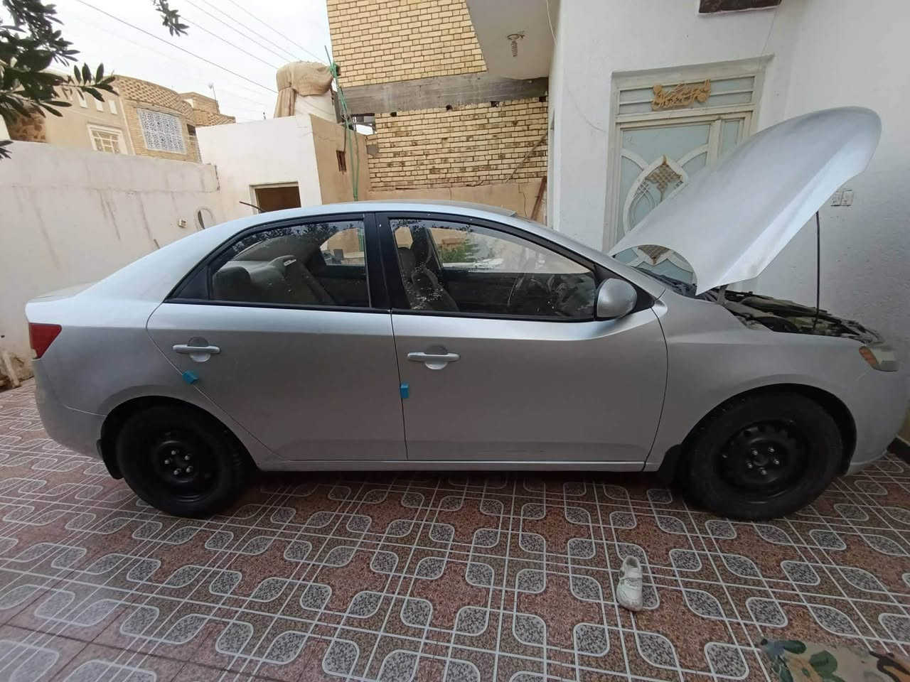 كيا سيراتو موديل 2013  سنوية ماساقطة لل 31  باسمي بيها 3 قطع صبغ السيارة جاهزة من كل شي  السعر 93 وبيها مجال  مكان ناصرية مركز  ***********
