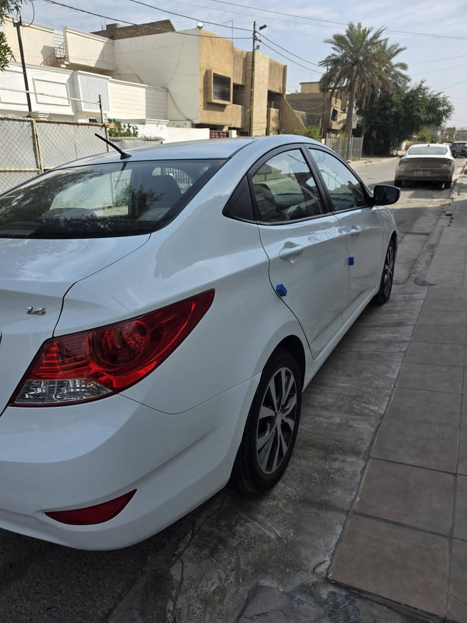 السلام عليكم  اكسنت ٢٠١٤ مكفوله عدا بارد بسيط في الباب ماشيه ٨١ جاهزه  وبأسمي سلايد لايت عدسه السعر ١١٥٠٠  نهائي العنوان بغداد الدوره ***********
