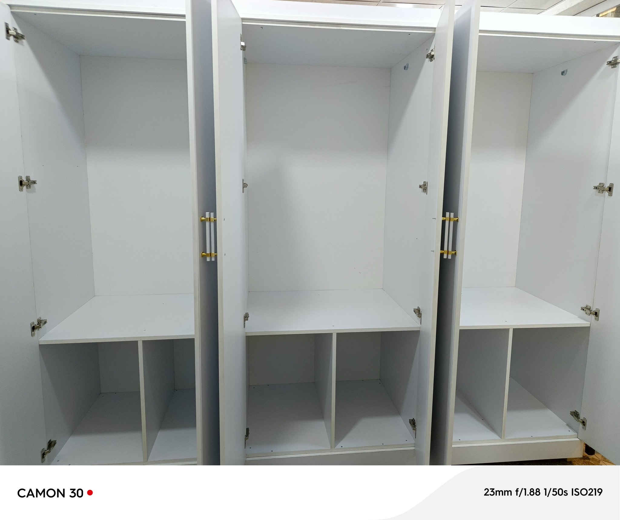 ناو نيشان / سليماني كانيسپيكه / پيشانگاي مه ليك

هه ردوكيان/  هي  يه ك ماله 

/MDFكانتؤري/٦ تاك/  ده ستكرد /موادي 

دريژي/٢٧٠ / به رزي/٢٢٠/  قولي/٧٠   سانتيم

كه وانته ري/٢  مه تر / سنگي /١ مه ترونيو

هه تابلي جوانه مالي دؤسته كه م به كار هاتوه  تازه كراوه

هه ر به ريزي خوازياره ئه تواني په يوه نديمان پيوه بكات

گه ياندنيشمان هه يه بؤ سه ر جه م شاره كان

***********  viber
