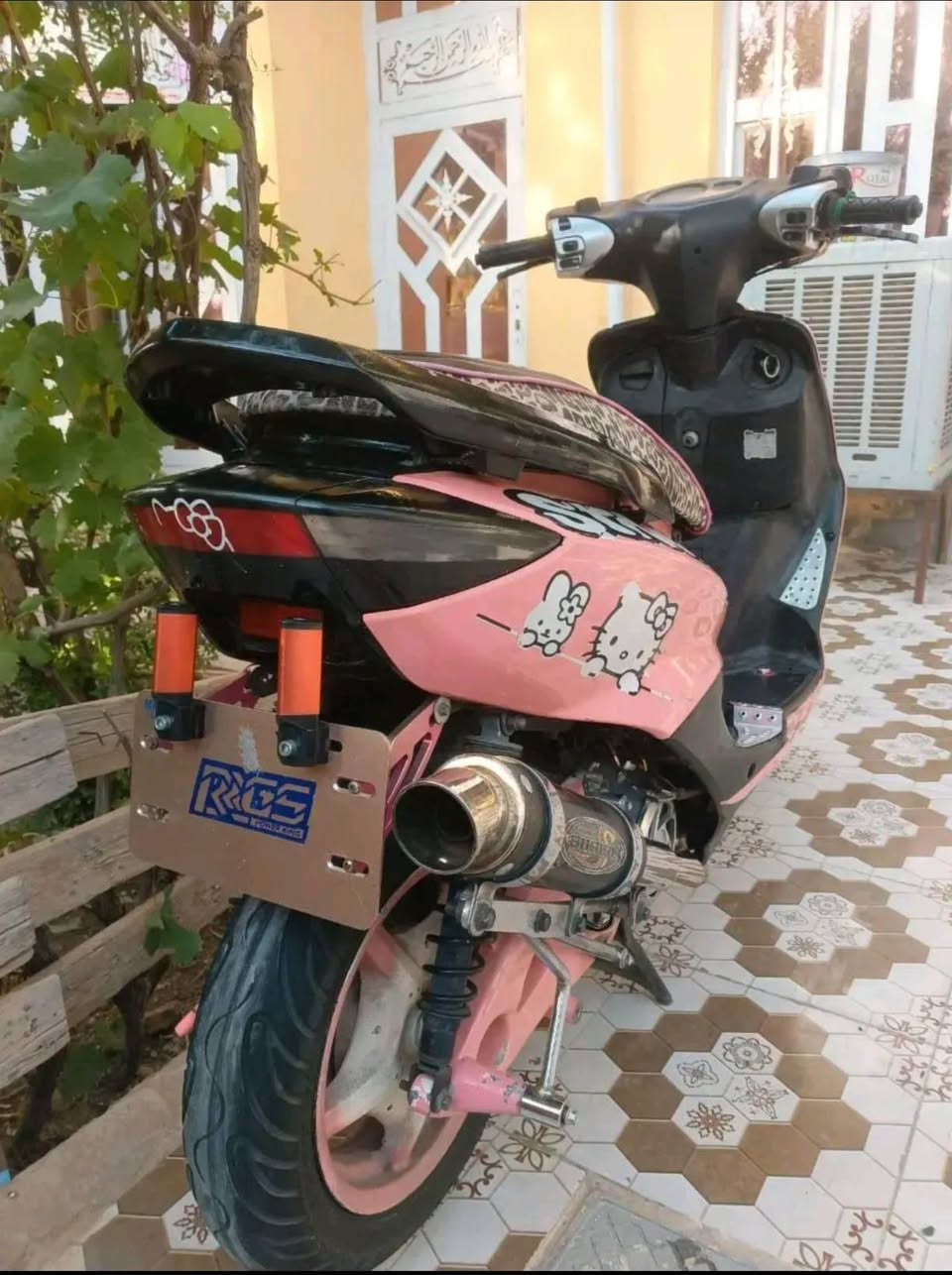 سلام عليكم دراجه سكنس للبيع كامله مكمله اي نقص مبيها الله شاهد بس ستعجلت عله بيعتها مزوده بوشه 59تشتقل هندر وسلف ستعجلت عله بيعتها مكاني ديالئ بلدروز ***********
