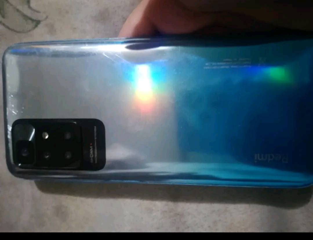 ريدمي 10 ماداخل تصليح كلشي شغال مساحته 128 رام 4+2 بس بي شخط بالظهر سعره 75 وبي مجال رقمي الي يريد يراسلني على الواتس ***********
