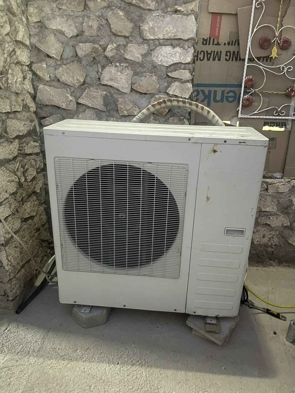 للبيع سبلت كنتوري 3 طن تبريده ثلج بشرط تاخذه على الفحص نوعيته جنرال سعره ب800


**إذا كنت صاحب هذا الإعلان وتريد حذفه لأي سبب، رجاءا أرسل رسالة إلى الدعم الفني**