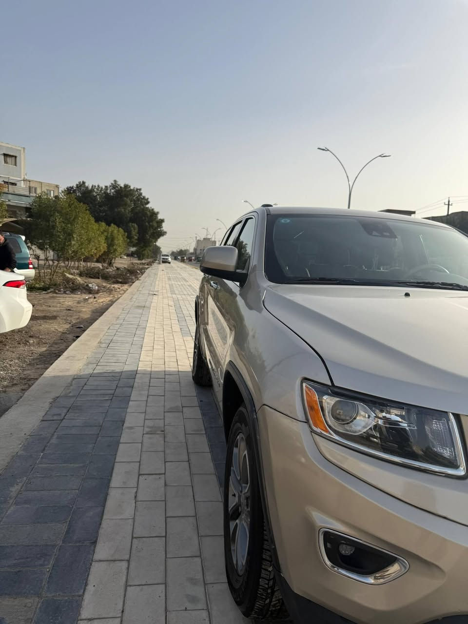 السلام عليكم جيب مديل 2014 سيارة نص فول حادثة ب امريكا قطعتين وحالين زادت قطع فقط يعن 3قطع بيه سيارة أحله من الصوار جهازة مكينه وكير كفاله تخم تاير جديد باتري جديد رقم بغداد بسمي تحويل ثاني يوم السعر 165 بيع فقط وسعر بلاش وبلا عافيه على ياخذة ***********
