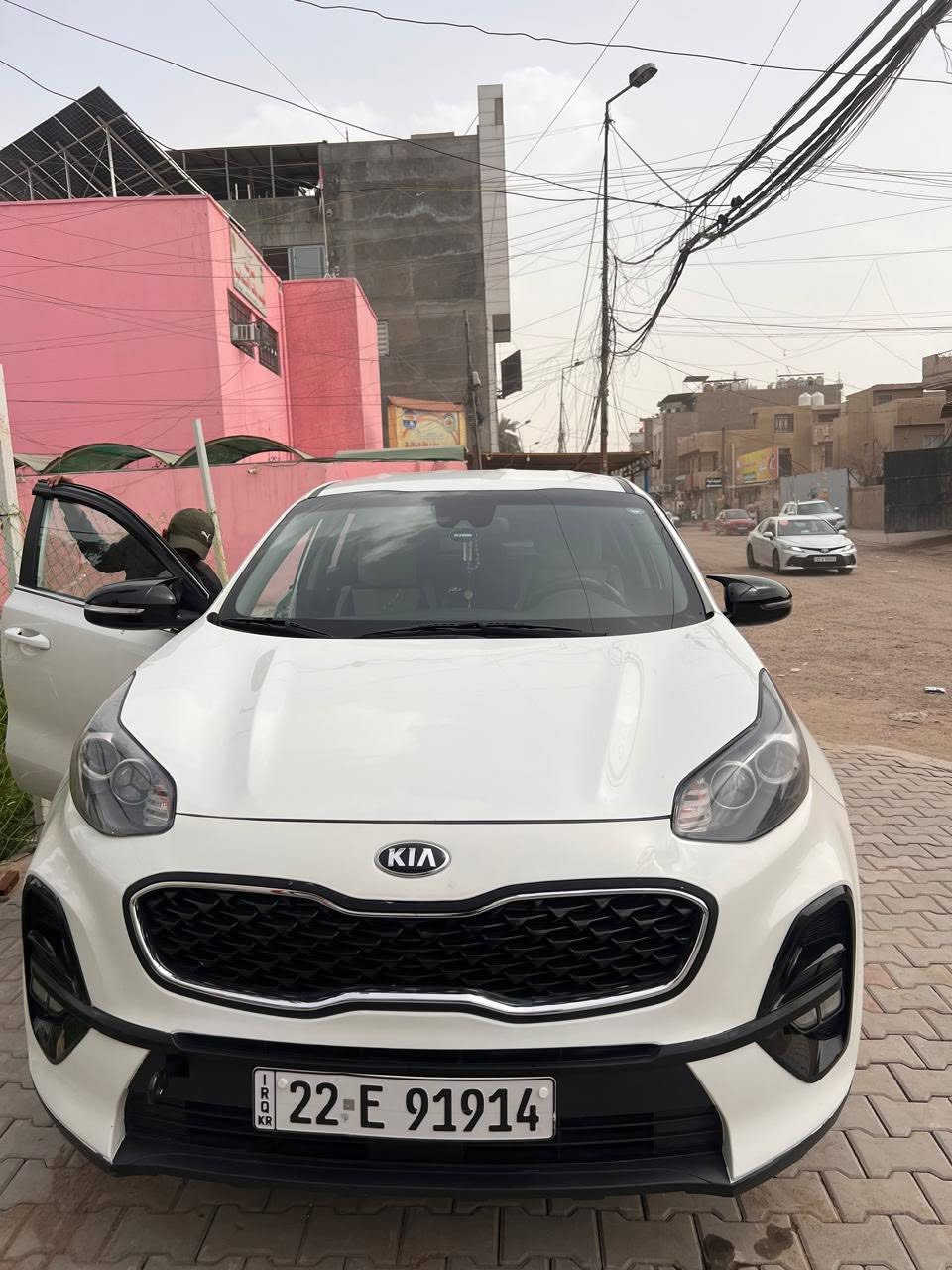 السلام عليكم سبورتج موديل ٢٢ أمريكي ماشيا ٩٠ رقم اربيل بأسمي حادثها بسيط صطحي جاملغ وباب التواصل على الرقم ***********السعر ١٨٦بيها مجال
