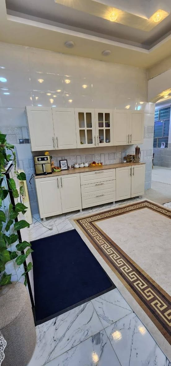 مستعجل على البيع
بيت ١٥٠ متر طابو زراعي اقرار محكمه البيت مشمول بالتطويب و ماشيه معاملة التطويب 
مقابيل قرية الغدير قرب الشامل مول عامود ٢٦٤  تبليط لحد باب البيت كهرباء + ماء +نت ضوئي 
شارع ١٠ البيت مرقم من البدلية منطقة مجمعات مغلقة
مسكون سنة البيت نظيييف جدااا يباع ب ٧٣ مليون مع المجال
الاتصال او واتس ***********
