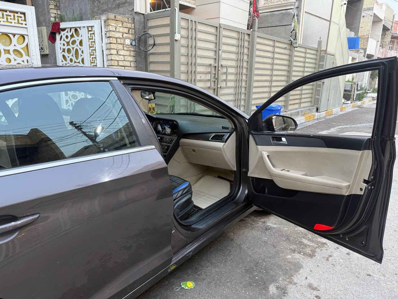 سوناتا ١٦ وارد امريكي كلين فقط بارد بهلال الجاملغ وصورته بمريكه موجوده وي الصور رقم بغداد ومقدم على معامله مال رقم نكليزي بيه شخط بلجاملغ الخلفي عكس السايق ضربة دراجه شخط فقط لاحار ولا بارد بيه سياره كلين وحلوه تايرات جدد باتري جديد رافع كازكيت انسه الدفانز سياره رقمه بغداد التواصل على الرقم سياره حلوه ومال جناي التواصل على الرقم *********** او على الرقم +964 773 359 1783 ثنينهن بيهن واتساب Colombo, Sri Lanka
