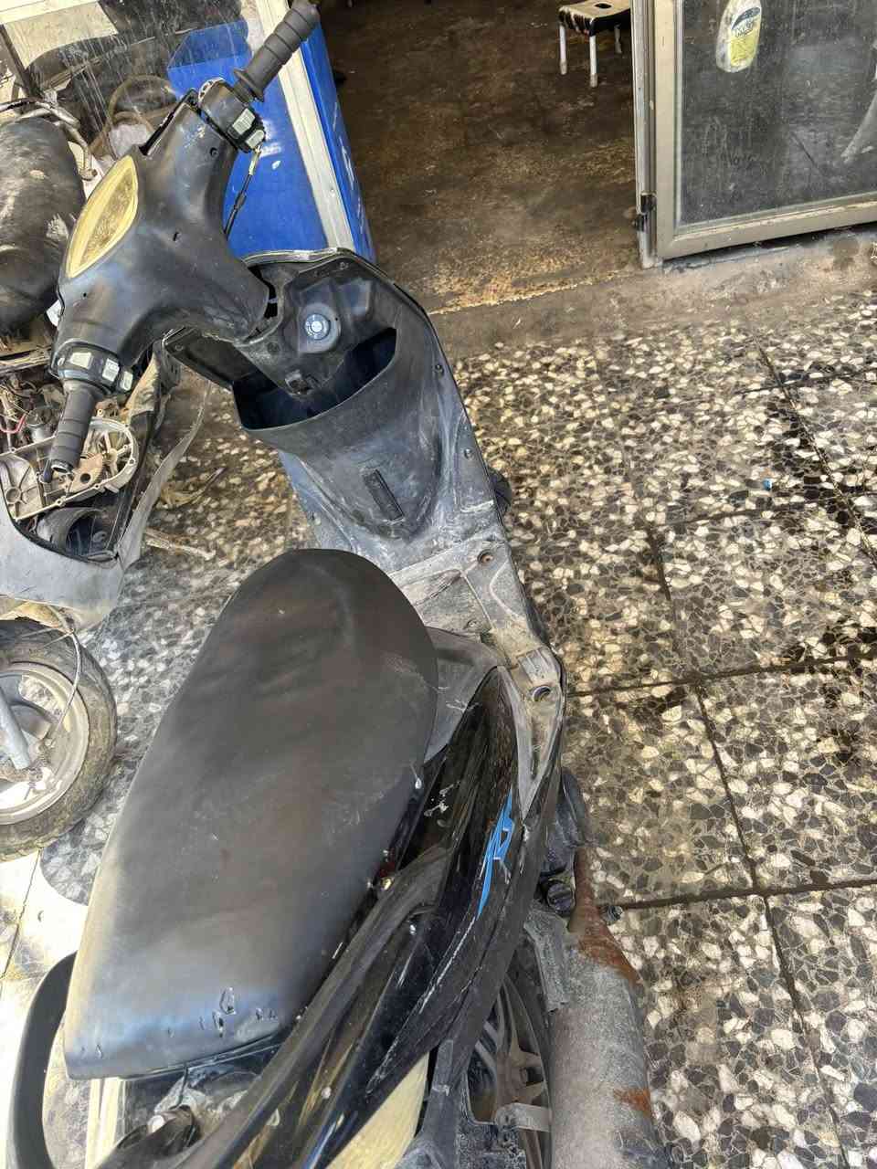 سلام عليكم ماكس عدله للبيع بيه ويل او صدر ربع كلش نضيف سعره ٥٥٠ وبيه مجال قليل عنواني بغداد الكريعات ***********
