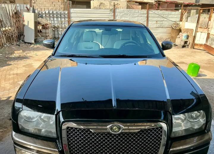 الشايب
اوباما موديل10

مواصفات c300

لون السياره اسود

لون دواخل ابيض جلد 

محرك مبدل جديد 

كير مكفول  

تبريد ثلج تم اعاده تزويده بلغاز

شاشه لمس حجم11انج مزوده باحدث السماعات

حساسات خلفيه مانع اصتدام

كامره خلفيه 

الرقم شمالي سياره مالت بيت مامشتغله علخط

تحويل او وكاله عامه اليعجبك 

مزوده4 أطارات جديده كلياا

يوجد  فيها صبغ لسبب جراد الون

ضربه السياره بلبك الايت اليمين فقط 

 مانع انزلاق

مثبت سرعه

تم اعاده تنضيم المكابح كلياا

الجامه الخلفيه مضلله

الجامات الجوانب بيها تضليل خفيف كلش بلادي 
اتصوير مو واضح بلحقيقه ارتب
***********
