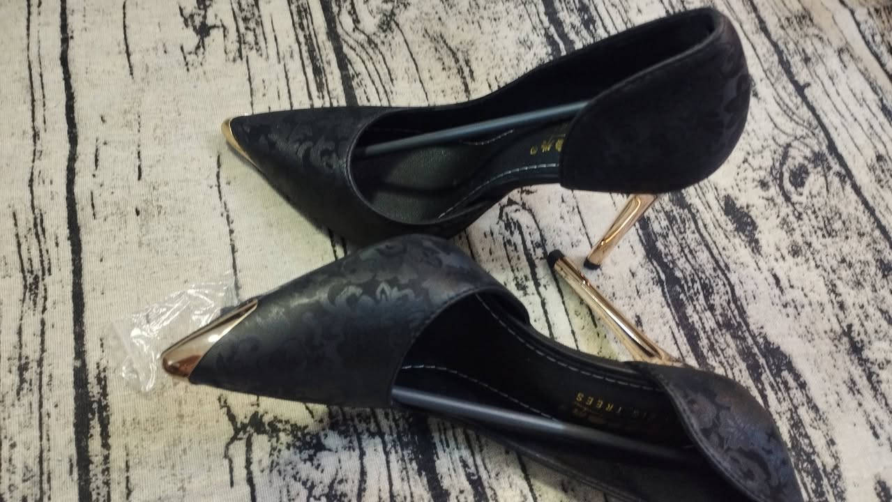 السلام عليكم مجموعة ملابس واغراض من شي ان وامزون شلعة كلهم ب20 ألف يعني محسوبه القطعه بألفين والتفاصيل تحت كل صوة


**إذا كنت صاحب هذا الإعلان وتريد حذفه لأي سبب، رجاءا أرسل رسالة إلى الدعم الفني**