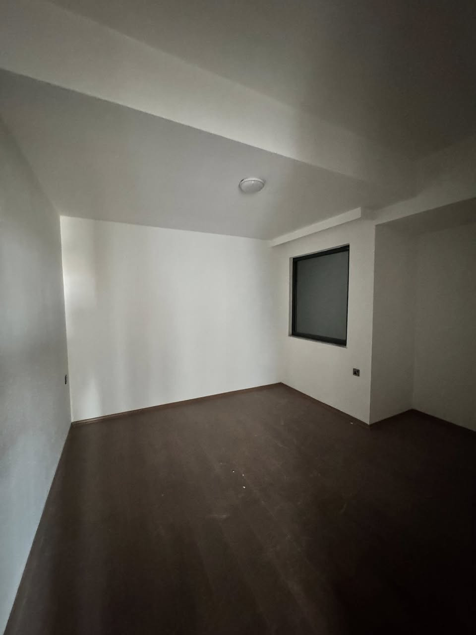 ⁨	⁨	شقة للبيع في مجمع
‏/ Prime View / بحالة ممتازة و بموقع و واجهة مميزة

السعر / 9 دفاتر و 25 ورقه و مجال

‼️ اذا كنت ترغب في بيع شقتك يمكنك التواصل معنا على الارقام التالية 

مجمع / Prime View / دهوك
الطابق / 9
المساحة / 144 م

 غرف نوم عدد 2 /  استقبال /  مطبخ /  صحيات / بلكونة
 

‏‎‏‎للاستفسار الاتصال على 
‏‎‏‎مكتب VIP للعقارات / دهوك 

*********** /  *********** 

‏‎‏#realestate #duhok #عقارات #explore #viral #fyp⁩⁩
