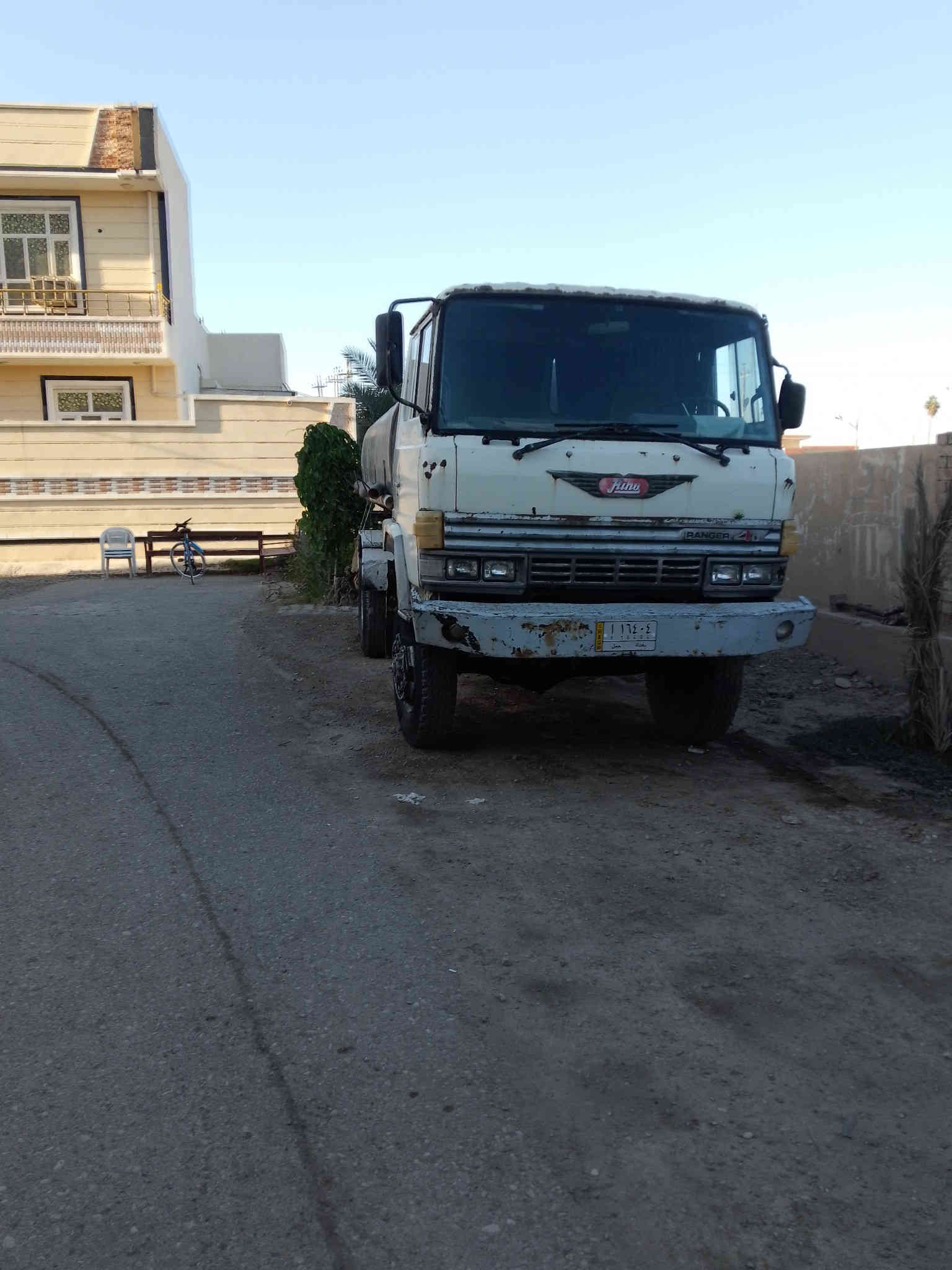 للبيع فقط سياره هينو جيش شعبي
موديل 1984 سنويه بدي عليه بطل 9000لتر وبديه البلادي هم موجود ويا رقم بغداد سنويه 26 سياره جاهزة كير محرك
 اكسل قمارة نضيفه سيارة جاهزة للعمل العنوان ديالى بعقوبه السعر60 ورقه ***********
