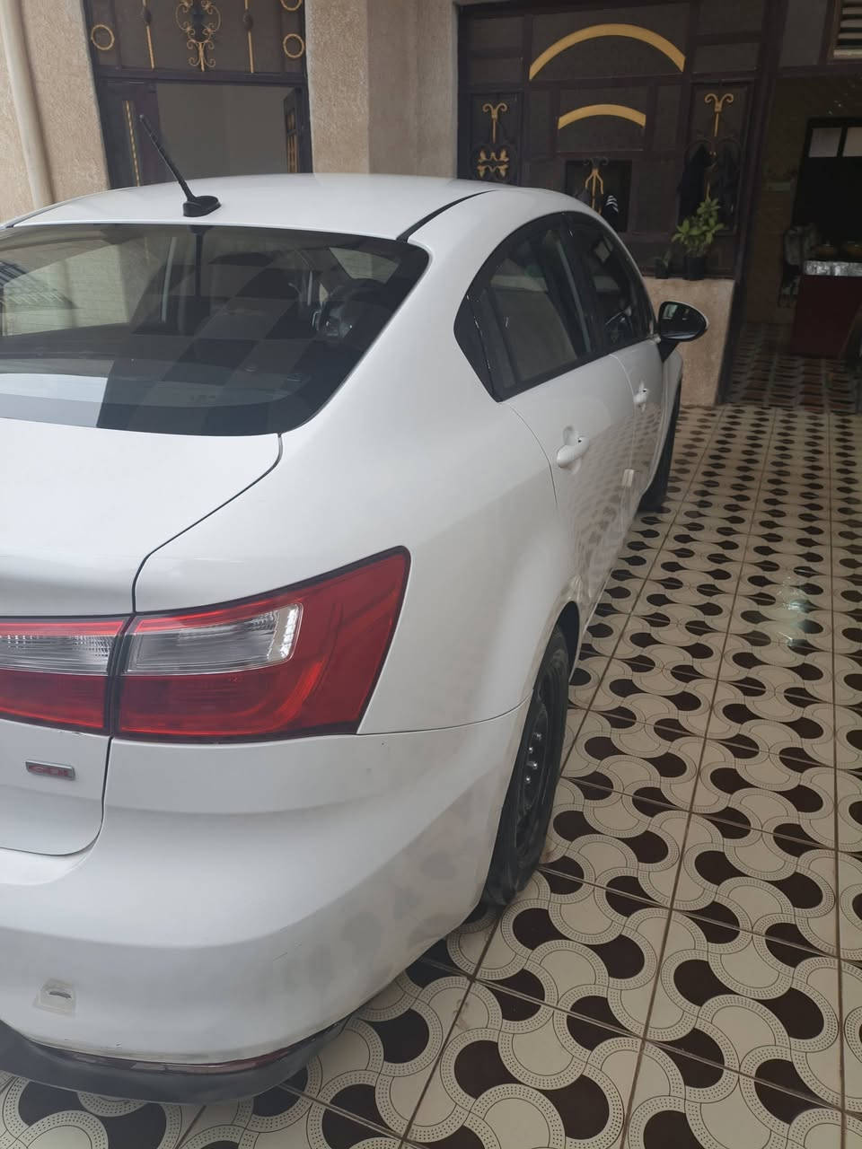 كيا ريو موديل 17 وارد امريكي ماشيه 86 كير محرك صدر مكفول باتري جديد تخم  تاير سياره جاهزة من كلشي رقم دولي وبسمي السعر 95$ رقم الهاتف ***********
