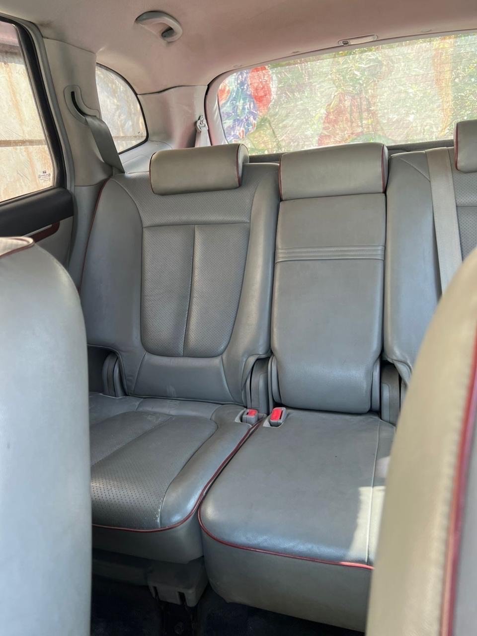 
ما هو موديل السيارة وسنة الصنع؟: 
سنتافي  ادوات رقم دهوك تؤم 2010
كم عدد الكيلومترات المقطوعة؟: 
7راكب 
هل السيارة تحتاج إلى أي صيانة مستقبلية؟: 
دخول جديد كصه جنطه 
أين موقع السيارة للرؤية والتجربة؟: 
البصره البراضعيه 
ما هو السعر المطلوب وهل قابل للتفاوض؟: 
50 ورقه 