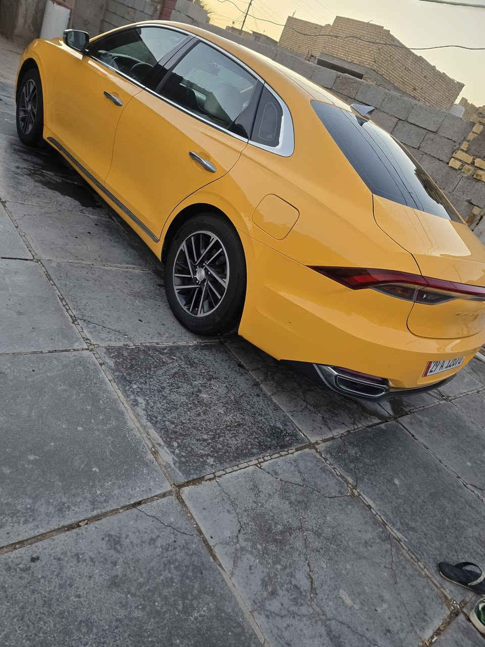 سلام عليكم ازيره موديل 23     غاز فقط رقم واسط نكليزي. كفاله عامه حداديه. تخم تاير. تبريد ثلج لايت زنون مصفره هيه ومرور موصفات معروفه مايحتاج اذكرهن سياره جديده بمعنه. الكلمه. لبيع. ترهم مراوس عادي معه الفرق  رقم تليفوني *********** بيه واتساب وشراي بيه خير ويدلل
