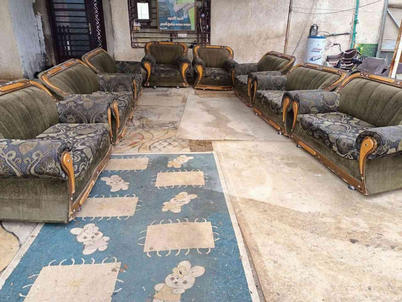 السلام وعليكم لبيع تخم 14مقعد نضيف كلش اي ضرار مابيهن مكاني حي اور سبع قصور شارع ابو  علي يم جامع لحمزة موجود خاص وتساب ***********
