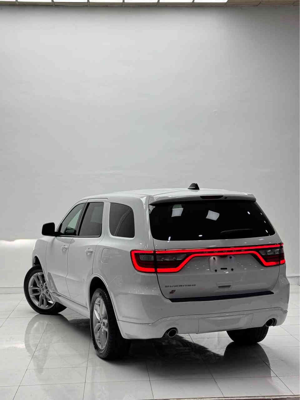 ‎💥للبيع💥
دوج دورانگو جي تي (Dodge Durango GT)
موديل // ٢٠٢٣
حجم محرك// ٦سلندر ٣.٦ لتر
ماشية// ٧٠ الف ميل

❌ملاحظة// فقط قبغ صندوق تبديل بلادي نفس لون بدون صبغ بدون دواخل بدون ارباك بجم كبس💯

💰سعرر ٣١٠ 💰ورقة 

📍مكان سيارة// اربيل - شارع ١٠٠ م معرض فجر الخليج

☎️⬇️☎️
 ***********
 ***********

مواصفات ⬇️ جي تي 
كاميرة خلفي
كشنات امامي تدفئة و كهربائي
شاشاة كبير
ستيرن هيتر
لايتات امامي ليد
شحن وايرلس
صندوق شفط
٧ راكب سيارة
تبريد مركزي
رادار امامي و خلفي و مراية
حساسات امامي و خلفي
تشغيل عن بعد
بعد بي مواصفات هواية مامذكور... أربيل, العراق
