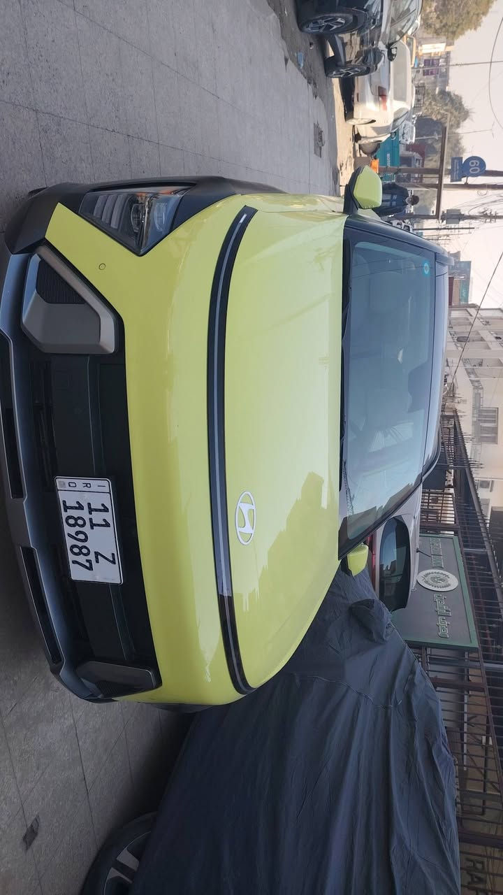 . السلام عليكم
هونداي كونا فول الشكل الجديد للبيع مرقمه بغداد 
‏2024 Hyundai Kona Limited 
مواصفات خاصة لمتد 1/1 VIP بانوراما

حادث السيارة باب عكس سائق مبدل اصلي ومصبوغ ايرباك برده صور الحادث موجوده 
البنيد مغلف PPF
1- بصمه + بصمه ابواب لمس + بصمة تشغيل عن بعد 
2- بانوراما 
3-كيج الكتروني متغير 
4- رادارات كل التجاهات مع كاميرات عدد 4 امامي وخلفي وجانبي مع رؤية 360 درجة بيرد فيو
5-كير تعليگ بالستيرن
6-نقط عمياء
7-رادارات وتنبيه الخروج عن المسار 
8-قيادة الية 
9- تتقدم للامام وللخلف ب بصمه 
10-هندبريك بصمه
11-كشنات جلد
12-كشنات كهربائي 
14-كشنات تبريد وتدفئه امامي  وتدفئه استيرن
15-بك لايت لد
16- لايت لد + زينون
17- شاشة كبيرة لمس
18- تثبيت سرعة
19- كاميرات اشاره تظهر بلدشبول
20- اشارة جانبيه
21- ويل كب كروم حجم 19 
22-تحديد مسار 
23-صندوق كهربائي
24- محرك 1600 تيربو
25-تبريد لمس
26- شحن وايرلس
27-نظام gps خرائط
28- شفتات كير ب ستيرن
29- حساسات امامي خلفي 
30 - تشغيل عن بعد 
31 - اوتو بارك 
32 - ماشية ١٢ الف 
33 - مود ادرايف ( نورمال - سبورت -سمارت ) 
35 - نظام نزول منحدرات
37 - تبريد قطعتين
38 - شاشه ابل كار بلي واندرويد اوتو
‏39- AUTO HOLD
40- السماعات شركة BOSE صوت محيطي 9 سماعات 
 42-اناره محيطه 
سعرها 192$وبيها مجال بسيط 

مكان السيارة بغداد الدوره حي المعلمين ***********
