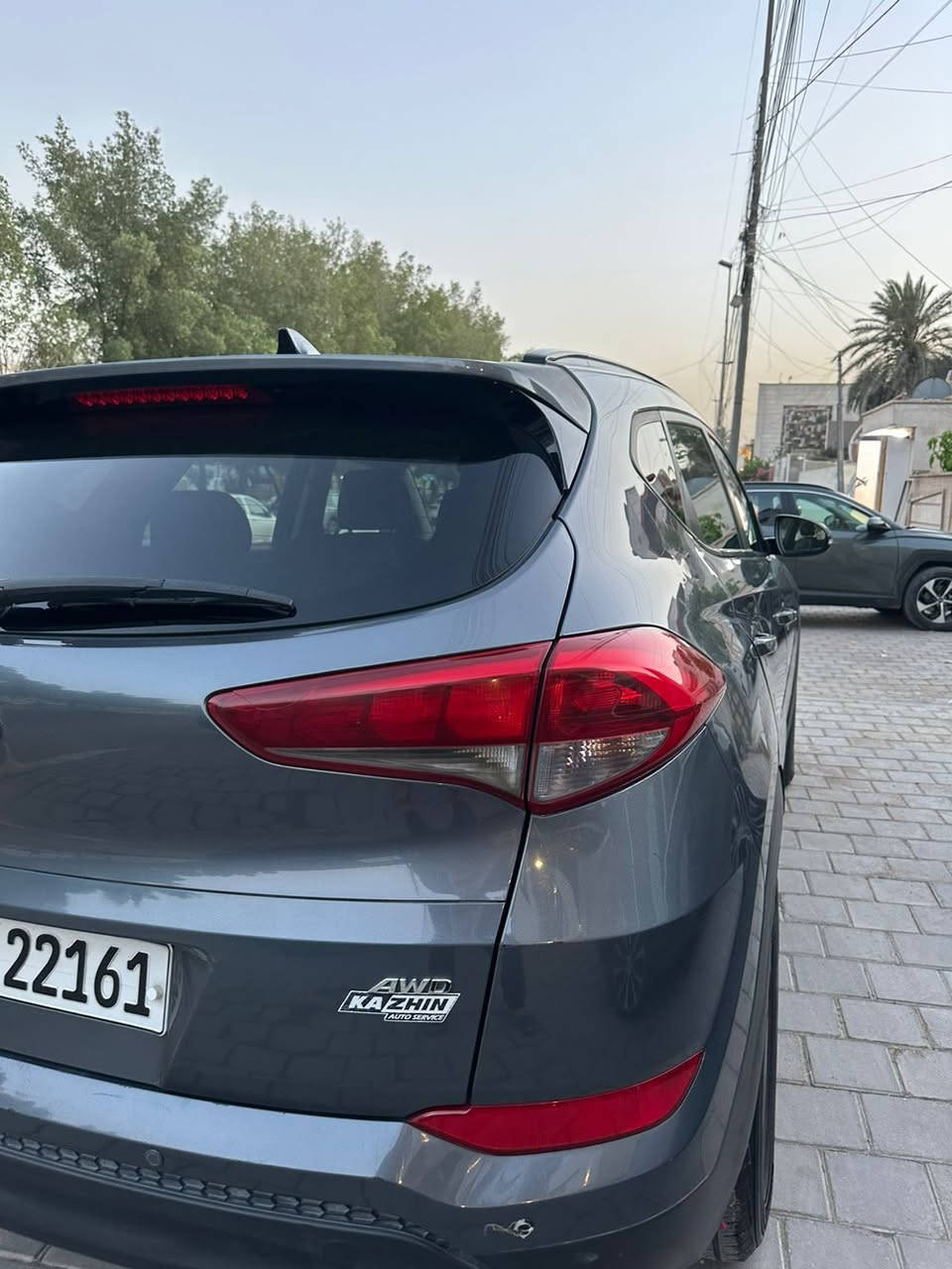 السلام عليكم للبيع فقط سيارة نوع
هونداي توسان 2018وارد كندي المواصفات اللون فيراني داخل اسود السيارة فول عده البصمة
تحكم ستيرن 
كشنات جلد و كهرباء
بانوراما طكتين 
شاشة جبيرة كامرة خلفية
حساسات خلفية
ماشية 139 اللف كشنات تدفئة رادار ستيرن تدفئة حادث السيارة الباب خلف الراكب 
رقم سليمانية باسمي هزة جديدة و رقم جديد
بغداد شارع فلسطين ***********السعر15000 $بي مجال بسيط
