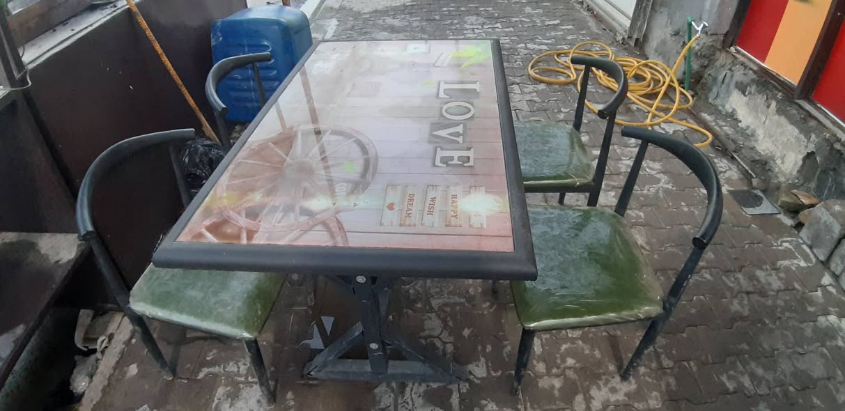 سلام عليكم مكلف بالنشر
ميوزه 3 قطع على شكل قطار للبيع
ميوزه طعام مع كل ميز 4 كراسي🪑 
***********المكان الرميثه

