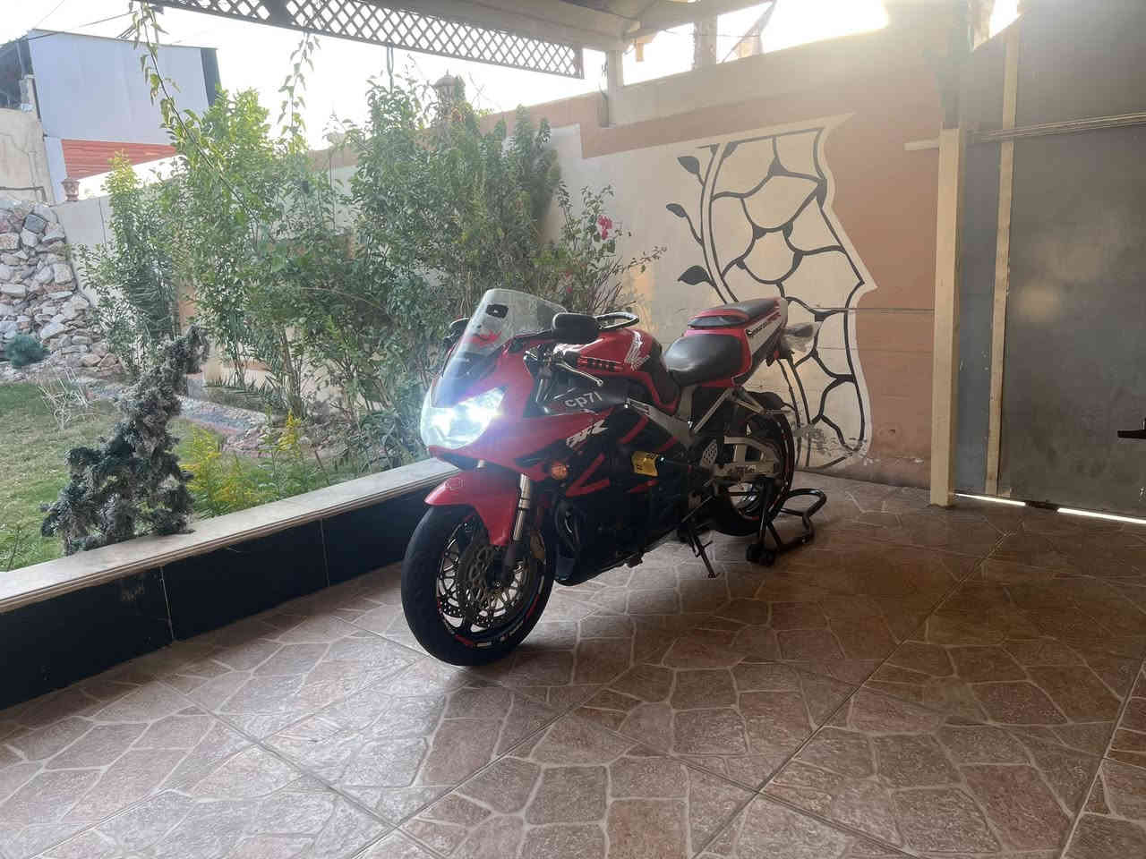 لسلام عليكم للبيع RR929 رقم بغداد سنوية ل27مداور ثاني يوم دراجه ع وضع البلاد كزوز بلادي مال شركة لايت زينون عالي ناصي سعرة 150الف شلعة ومعدل تشك الكاع زوج تايرات صار شهر من شادهن دهن كله موتل (مسويلها ادامه كامله نوزلات +بلكات +فيت بم)محرك كفالة  كير كفالة كهربائيات علا وضع البلاد كلها شغالة 
السعر 29وبيها مجال 
هـ***********
العنوان ديالى سراجق 
تحياتي ♥️
