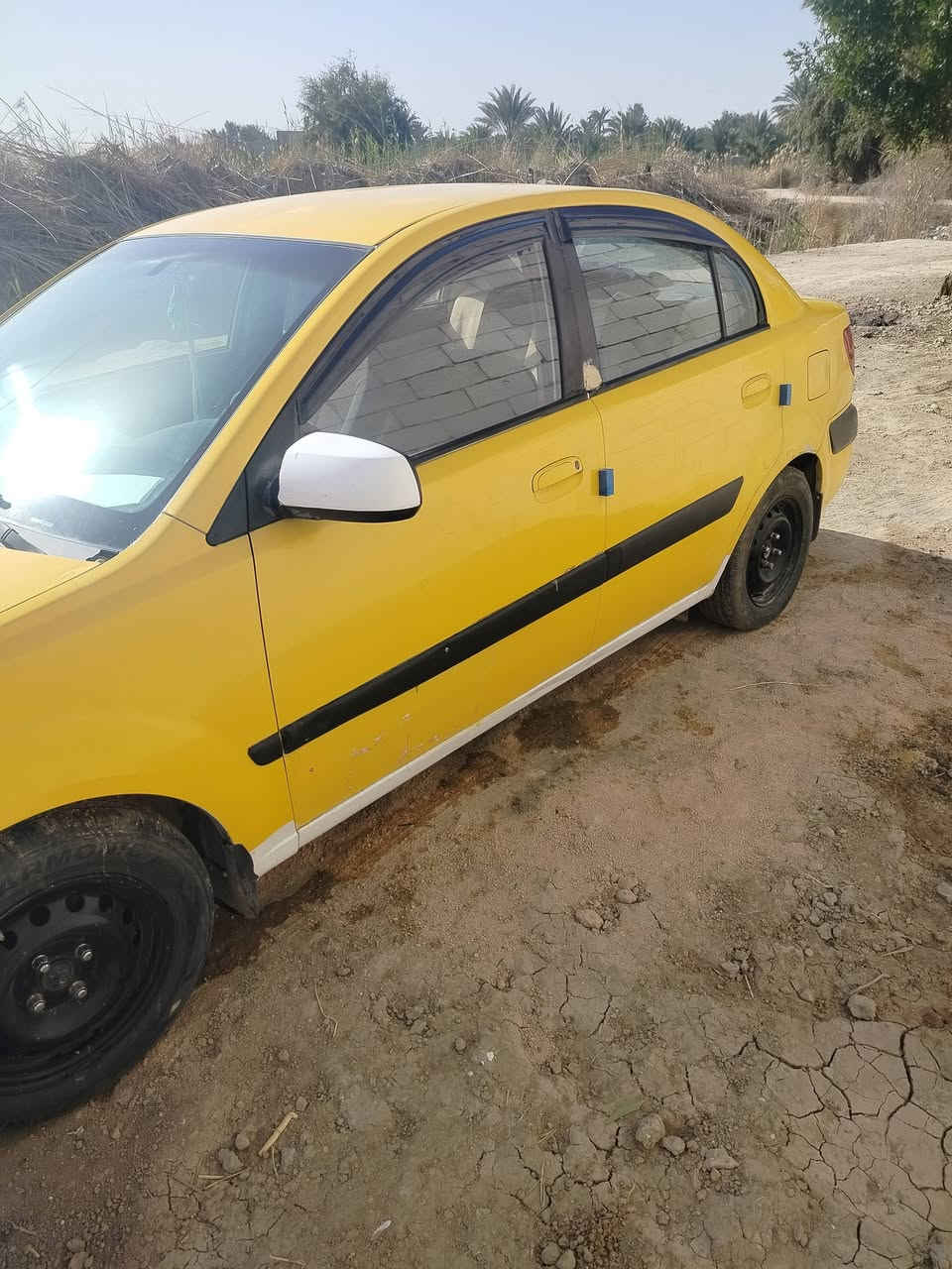 سلام عليكم للبيع كيه ريو 2008 امريكي سياره مامضروبه تيبل واحد مصفره هيئه وغرامات سنويه 2028 رقم دولي مداور مباشر عقد مروري سياره حداديه ودواخل  وكير اوتماتيك مكينة فقط بيه تنقيص بسيط تخم تاير و كهربائيات خير من الله سياره جاهزة  سعر 72 وبيه مجال بسيط رقم موبايل ***********
