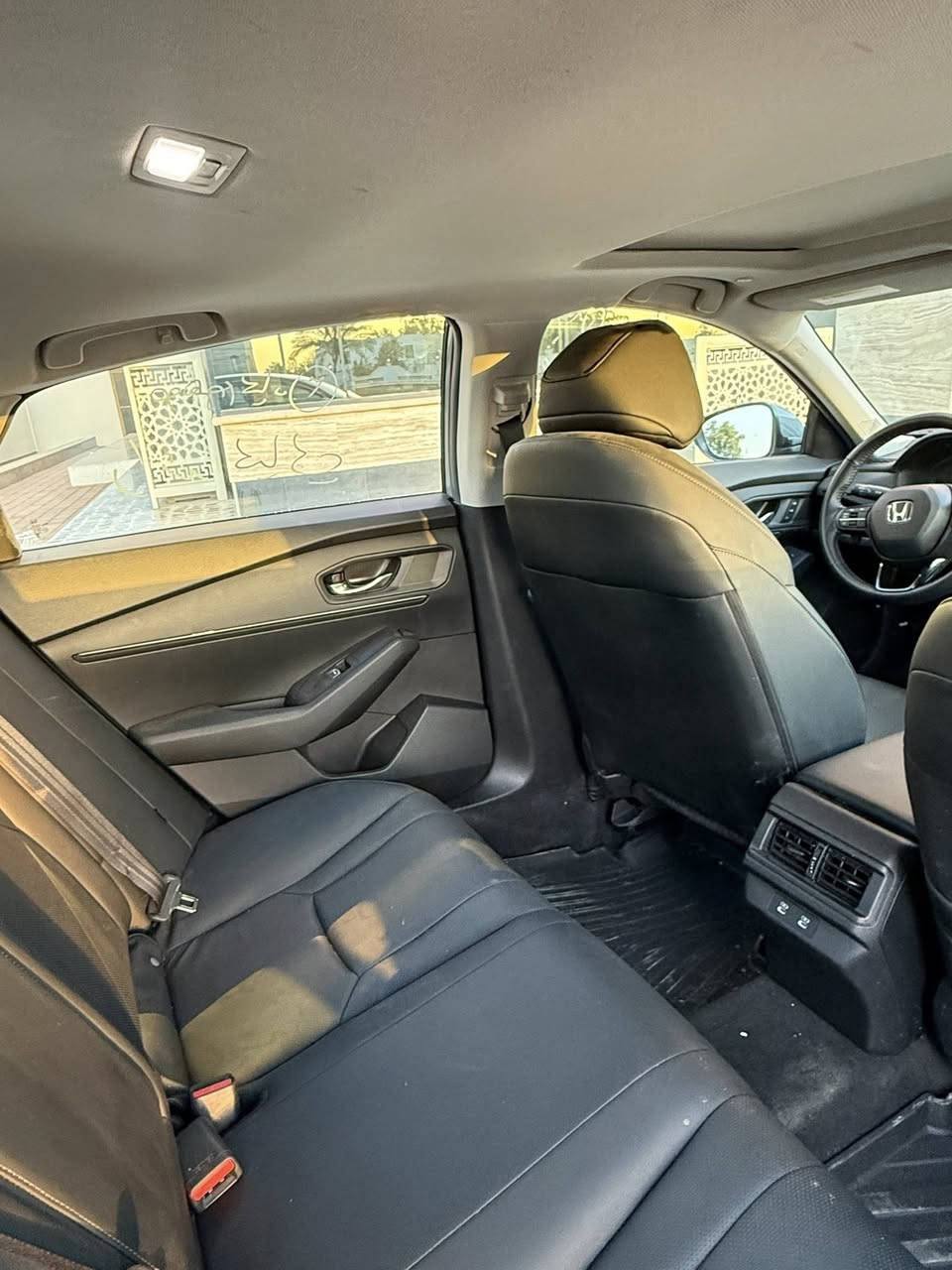 بسم الله ماشاءالله
للبيع – هوندا أكورد 2025 EX-L هايبرد
اللون: سمنتي مميز
محرك 2000 سي سي (هايبرد اقتصادي وقوي)

المواصفات:
 • مقاعد جلد فاخرة
 • كشنات أمامية كهربائية
 • نظام دخول وتشغيل ذكي (بصمة)
 • حساسات أمامية وخلفية
 • رادار أمامي وخلفي
 • تحكم ذكي بالسرعة (Cruise Control)
 • نظام تحديد وحفاظ على المسار
 • مرايا جانبية كهربائية ومدفأة
 • شاشة كبيرة تدعم Android Auto & Apple CarPlay
 • شحن لاسلكي + واي فاي
 • تحكم كامل من الستيرن
 •  (ويل) قياس 17 لون السيارة
     .       تدفئة كشنات

الحادث:تبديل بنيد مصبوغ+تصليح وصبغ الجاملغ صور وفديو للحادث مع الصور
ايرباك ستيرن وبرده راجع سستم شركة بعمان
ماشية:10 الاف
السيارة رقم بغداد سعرها 22،000 $
مكان السيارة الانبار
***********
