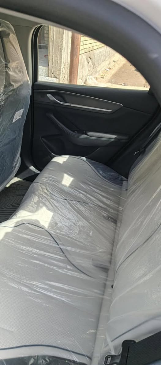 السلام عليكم بيوايدي دستروير 2025 أخت الزيرو ماشية 4000 السيارة مكفولة من الضربة والصبغ والتبديل والبارد كفالة عامة رقم كربلاء إنكليزي بأسمي مشروع وطني السيارة جديدة بمعنى الكلمة مواصفاتها 
1- تحكمات ستيرن جهتين 
2- كير ماوس 
3- تبريد لمس 
4- شاشة قلابه مع برامج 
5- ويل كب 16 كروم 
6- تبريد قطعتين
7- كشنات جلد رياضي 
8- بصمة وكارت  
وباقي المواصفات المعروفة مكان السيارة كربلاء للاستفسار الاتصال على الرقم *********** السعر 19 مليون وبيها مجال للشراي
