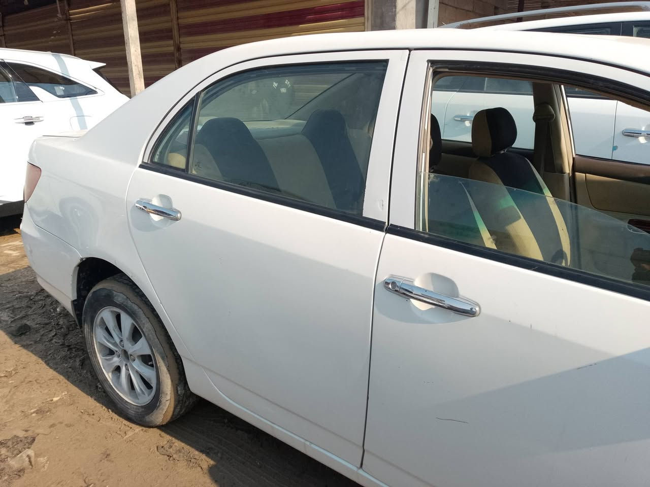 السلام عليكم بي وي دي f3للبيع
مديل 12سياره مكينه وكير اوتو بلادي مسيبوشي ياباني 
كفاله كير ومكينه وبارد وتبديل مابيهه اي كص خياسات فقط اشبر جوه بالباب السياره مسويله ادامه كامله ماعايزه برغي فقط الفتحه بالقماره الجامه طارت ونكسرت وموضحه بالصوره السياره بسمي مداور ثاني يوم السعر 53وبيه مجال قليل للستفسار ع***********مكاني ديوانيه
