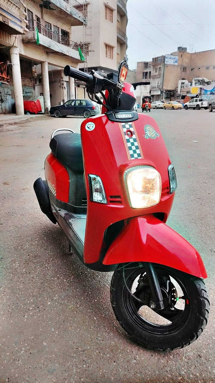 سلام عليكم حبايب كلبي دراجه بوليس نوزل ياباني دراجه صارله عشر ايام من منزله وجديده ماشيه 19 الف ومختمه ختم واحد ويه لمكينه سعر دراجه مليون وبيه مجال حك لجيه لعنوان بغداد شارع فلصطين ولي حب يستفسر هاذه رقمي ***********
