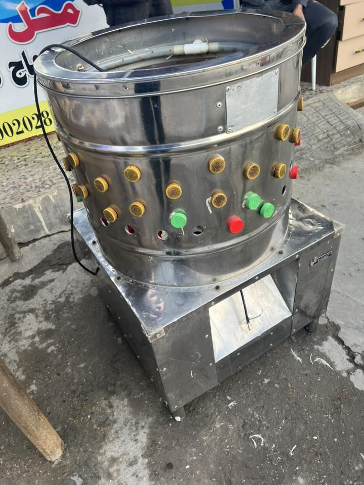 السلام عليكم هلاسه دجاج للبيع نظيفة وشغاله عالفحص مكان بغداد للتواصل والاستفسار ‭0783 855 9550‬
