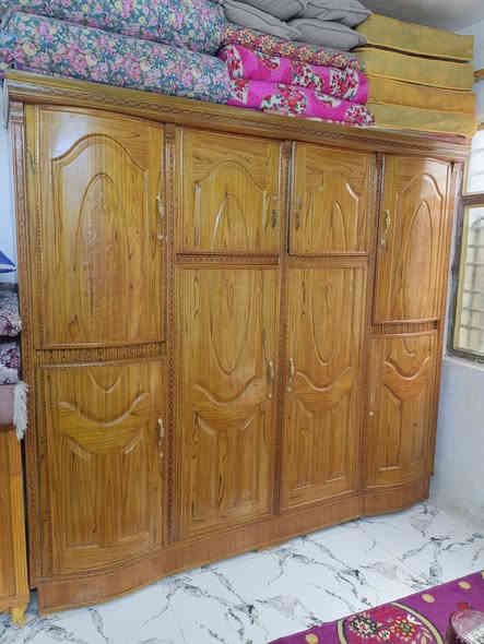 ‏السلام عليكم غراض مال بيت للبيع كنتور وبوفيه ومجمده وغساله وغرفه اخشاب كلهن جدد ماصارلهن شهر لي يريد شيء منهن يخابرني *********** - *********** مكاني مدينه الصدر
