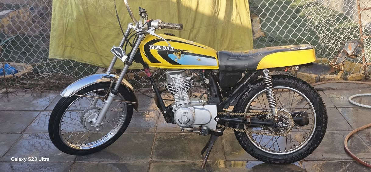 تحية طيبة.... 
دراجة للبيع (كلك كلك كلك)  
محرك 23 مافتوح (رابيدو) دراجة زينة مرتبة 
كلشي گدامك بلصورة شوف وتأكد 
أي ملاحضة عندك احجيها قبل لاتجي 
مكاني ناصرية قرب جسر الهولندي(سيطرة الهولندي) 
السعر السعر.. (450) مع مجال بسيط وبدون أحراج 
رقم هاتف...  *********** وبيه واتساب وماسنجر مفتوح 
عزيزي رجاءً اذا مو شراي لاتعبنة وياك.......  كلشي گدامك واضح
