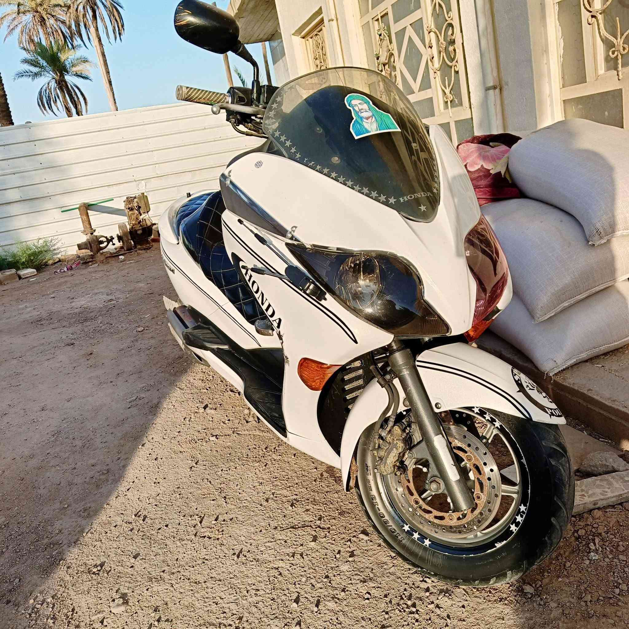 للبيع فورزا 010
S7كرستال 
4انظمه
مكينه وكير كفاله

تايرات جدد👍
السعر مليون ونص 
مكان الدراجه الديوانيه قضاء الشامية
ملاحظة بيها اضرار بسيطه بلكفر
للتواصل ***********
