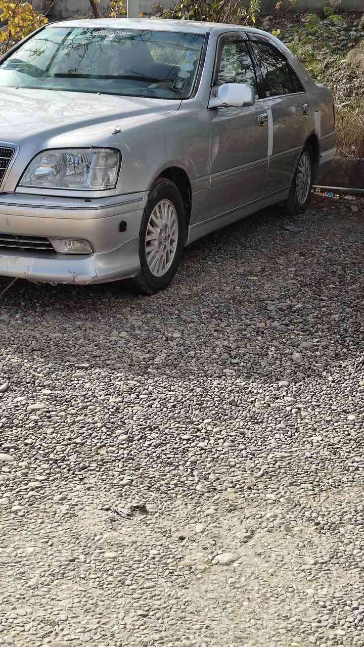 السلام عليكم سياره ادوات حيل حلوه ماناقصه شي سياره مال جناي السعر 33 وبيها مجال
رقم ***********
