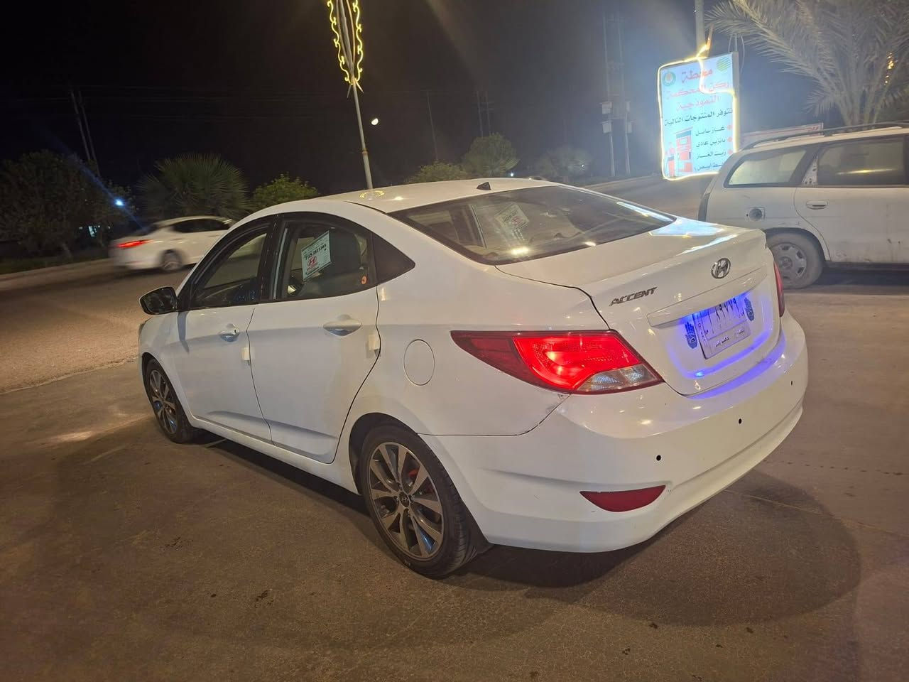 سلام عليكم اكسنت 16 خليجي محرك 1600 دوش قطرتين رقم بصره مشروع وطني.  العنوان الناصريه مركز . ضربته بدنه الخلفيه + تصليح بالجاملغات الخلفيه بسيط+ بارد في الدوسه بدون اي تبديل او معجون والباقي كفاله مكينه وكير وحداديه وتخم تاير  السعر 95 وبيه مجال . رقم الهاتف / *********** متواجد على الواتساب
