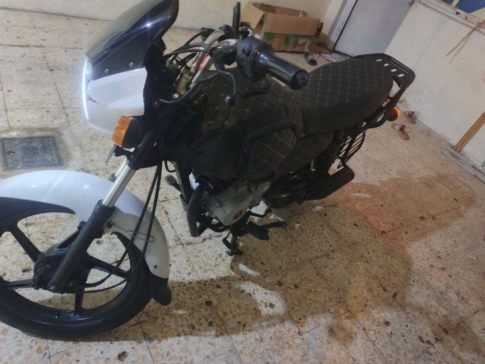 بوكسر موديل 22  سنوية تحويل ثاني يوم رايدهه ب 1550 وبيهه مجال بسيط للاستفسار 
*********** الزبير, البصرة
