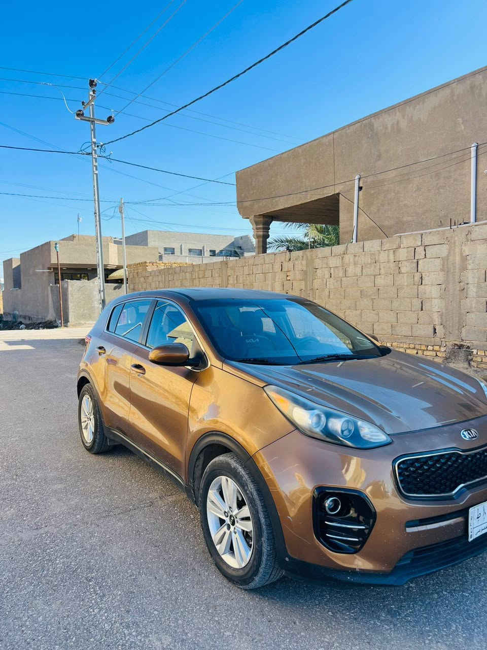 السلام عليكم سبورتج موديل 2017رقم بغداد السياره جاهزه كير ومحرك كفاله وحداديه جديده تخم تاير جديد سياره جاهزة ماناقصها برغي وارد امريكي حادثها موضع بل منشور بيها 3قطع كلير بدون ايرباك بدون دواخل 
السعر 135وبيها مجال اللاستفسار ***********
مواصفات نص فوول
