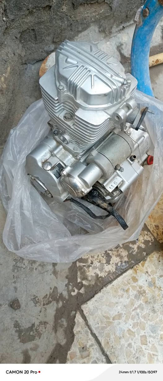 سلام عليكم
مكينة ما مفتوحه 100
سبير25
اكسن شغال 40
شرط الفحص كلهن 
***********
